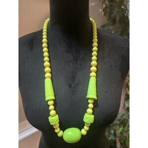 Women's Vintage Style Green Beaded Necklace Carved Accents Statement Jewelry